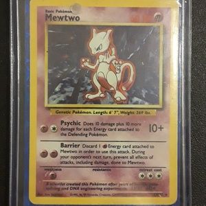 RARE Mewtwo Holographic Pokemon trading card